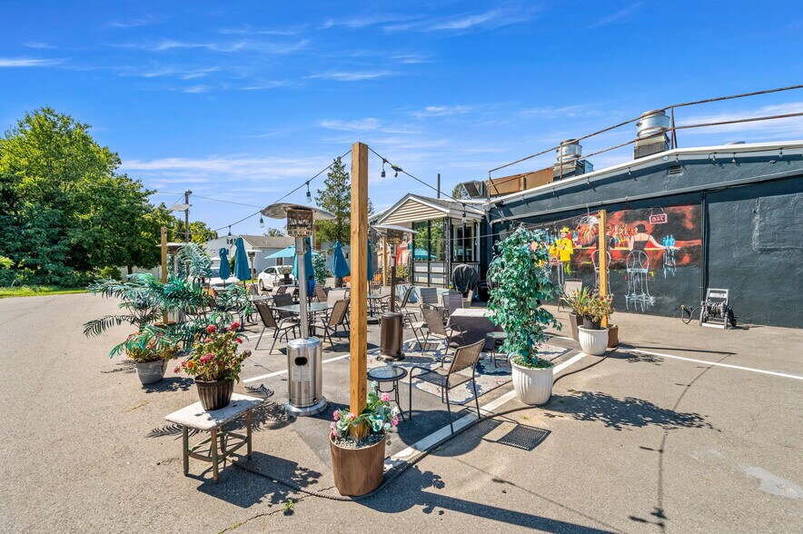 69 Route 156, Trenton, NJ à vendre - Photo du bâtiment - Image 2 de 13