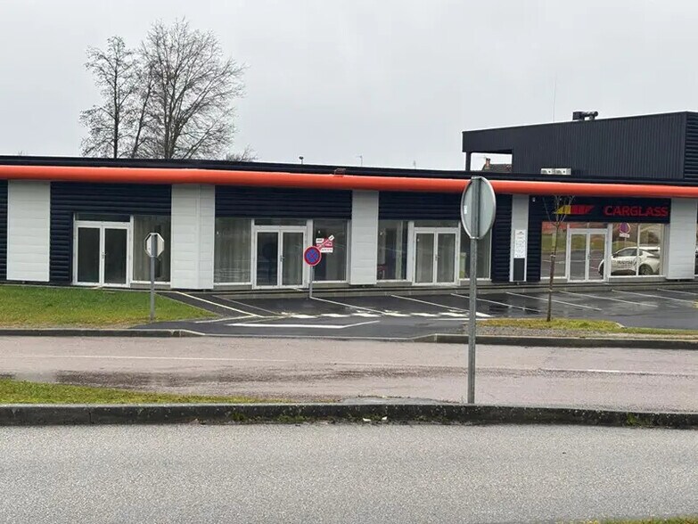 Local d'activités dans Saint-Junien à vendre - Photo du bâtiment - Image 2 de 3