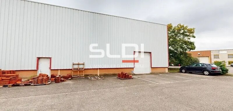 Flex in Vénissieux for lease - Building Photo - Image 1 of 7
