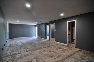 5816 Berkman Dr, Austin, TX for lease Building Photo- Image 2 of 3