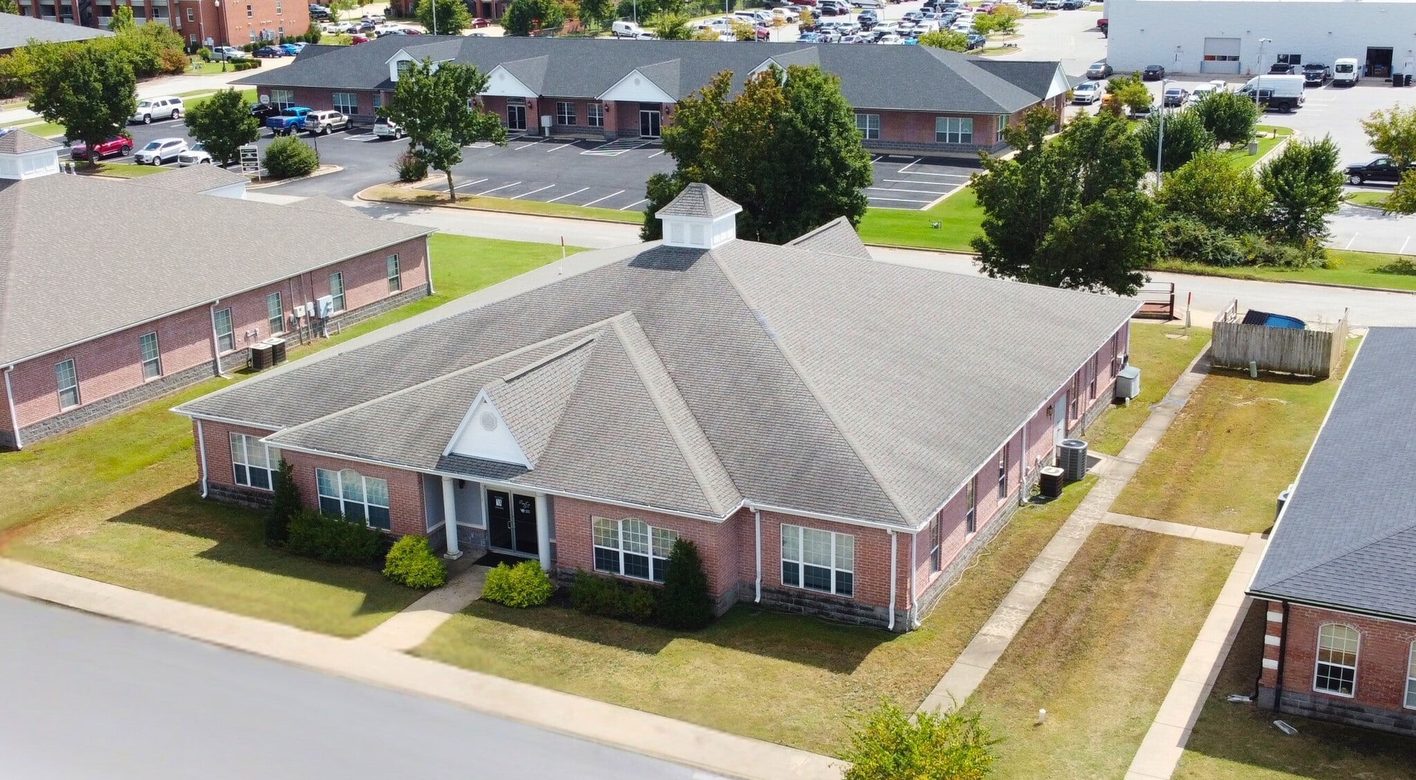 102 Executive Dr, Bentonville, AR for lease Primary Photo- Image 1 of 19