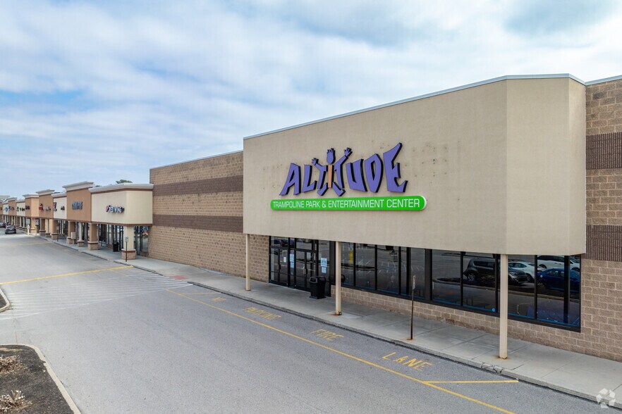 2130-2160 White St, York, PA à louer - Photo du bâtiment - Image 2 de 6