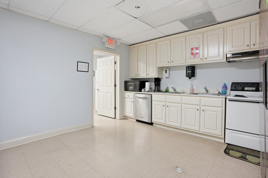 9478 Winding Way Ln, Jonesboro, GA à vendre - Photo du bâtiment - Image 3 de 24
