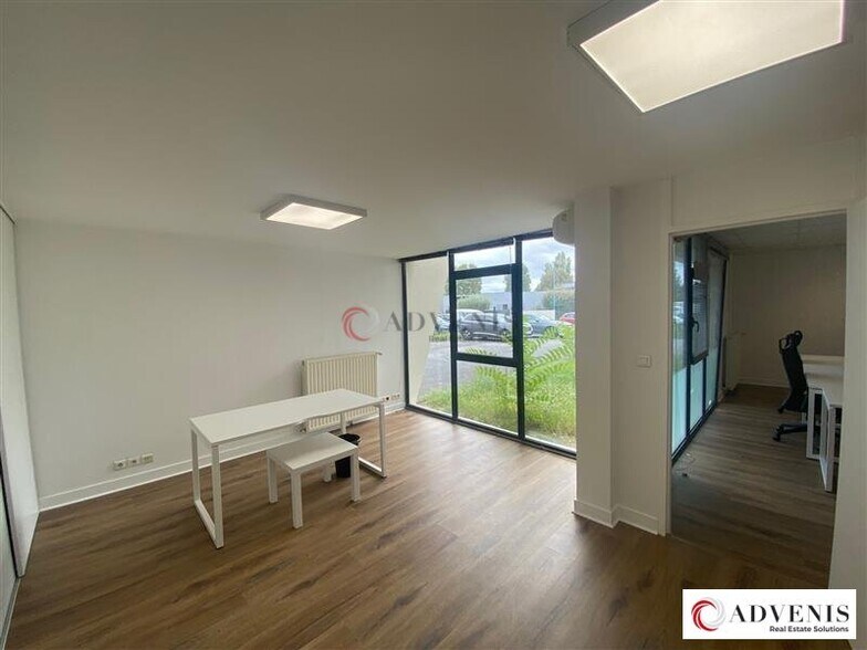 Office in Bruges for lease - Building Photo - Image 3 of 12