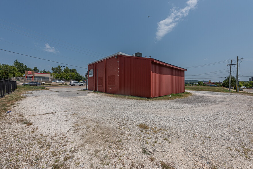 1703 W Mlk Jr Blvd, Fayetteville, AR à vendre - Photo du bâtiment - Image 3 de 6