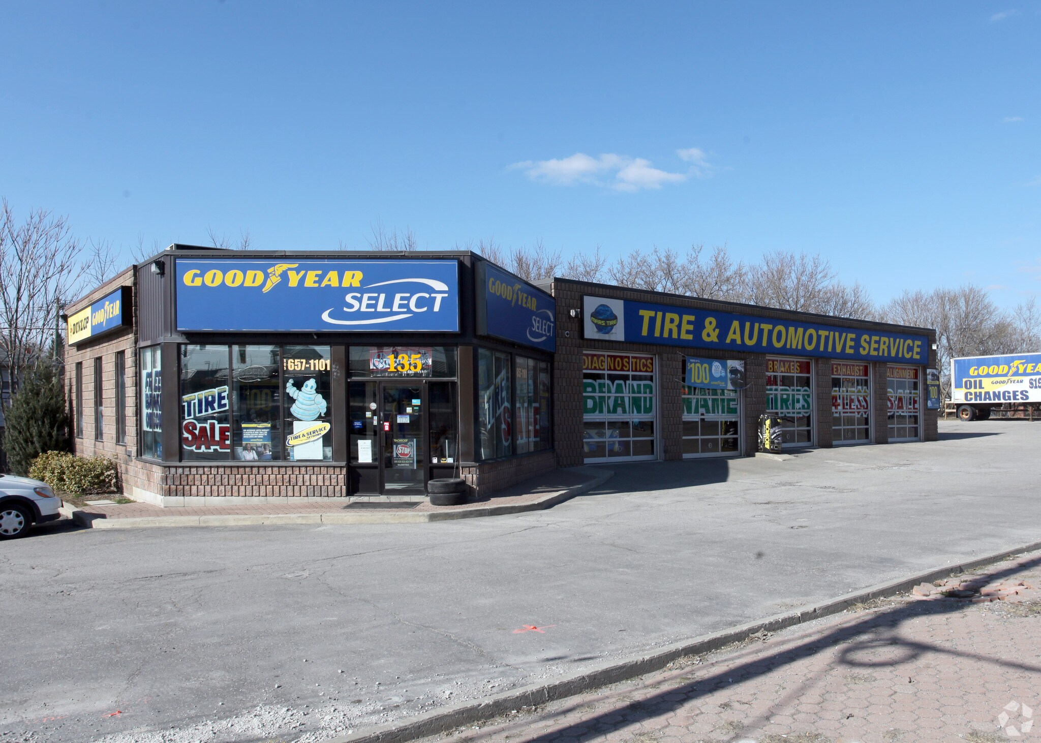 135 Davis Dr, Newmarket, ON for sale Primary Photo- Image 1 of 1