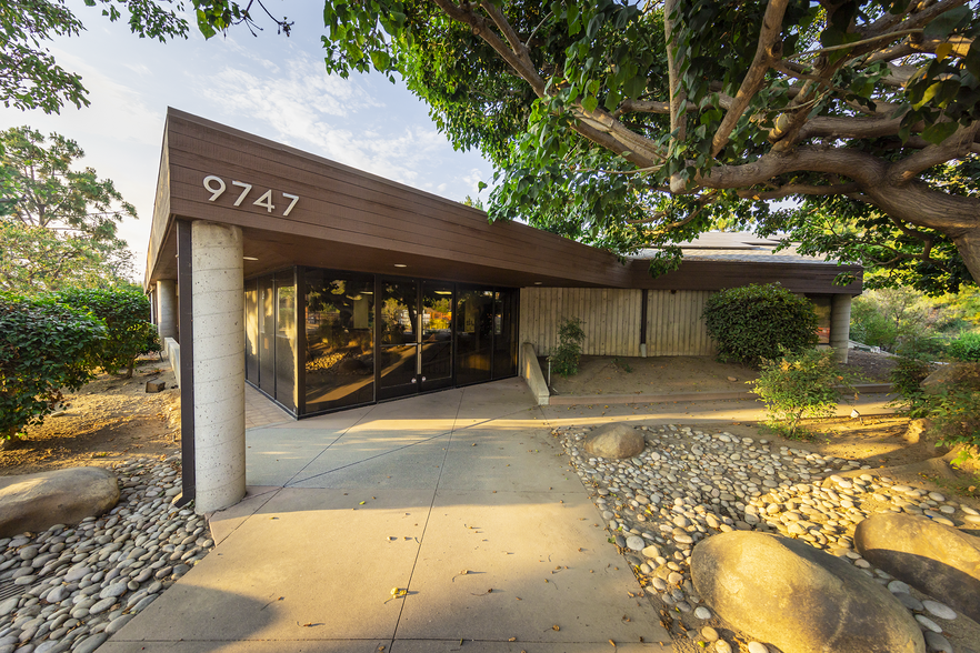 9747 Olson Dr, San Diego, CA for lease - Building Photo - Image 1 of 4