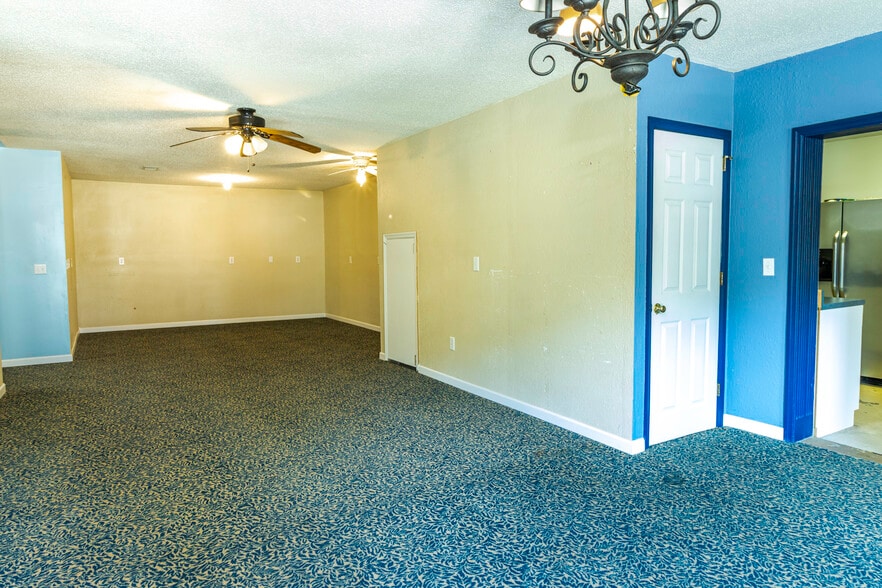 124 Chestnut St, Pulaski, TN à vendre - Photo du bâtiment - Image 2 de 35