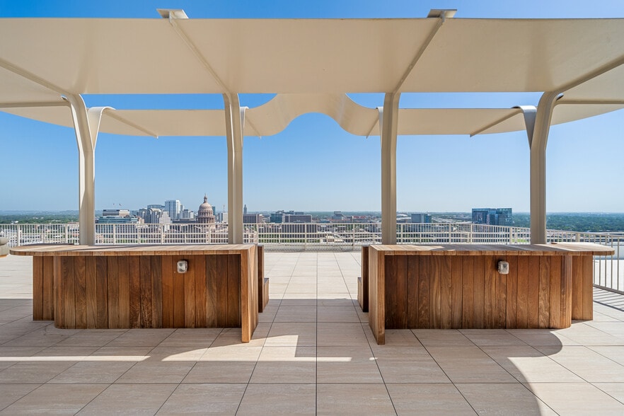 206 E 9th St, Austin, TX for lease - Building Photo - Image 2 of 14