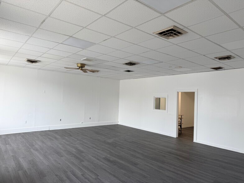 210 Boston Rd, Chelmsford, MA à louer - Photo du bâtiment - Image 3 de 13