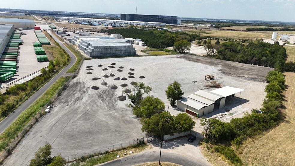 601, 867, 906 Talco Rd, Lancaster, TX à louer - Photo du bâtiment - Image 2 de 6