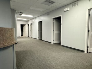 2309-2311 S Kansas Rd, Newton, KS for lease Interior Photo- Image 2 of 10