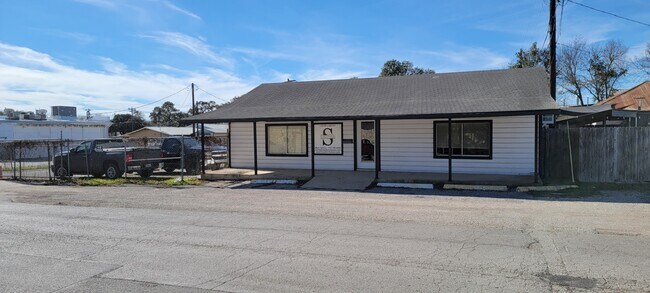More details for 101 S San Marcos, Dripping Springs, TX - Retail for Sale