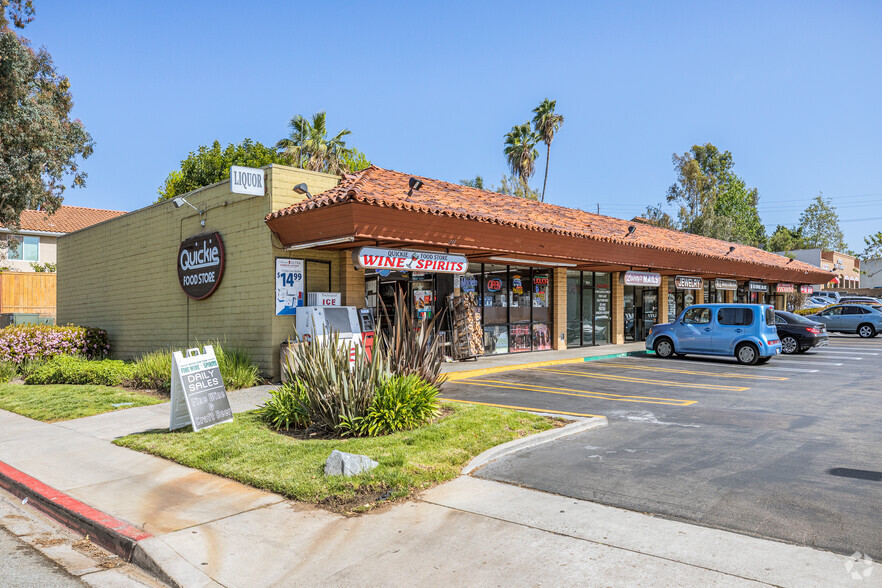 229-233 N El Camino Real, Encinitas, CA à louer - Photo principale - Image 1 de 5