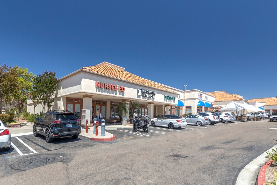 12608-12668 Sabre Springs Pky, San Diego, CA à louer - Photo du bâtiment - Image 2 de 9