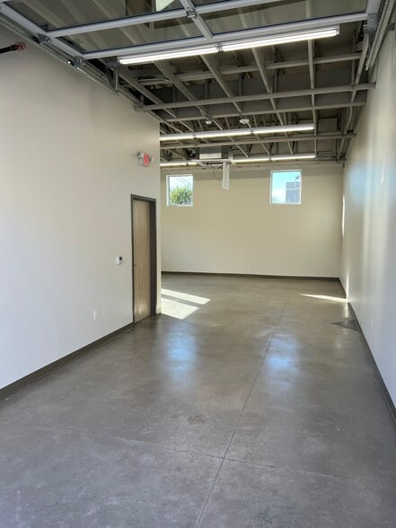 4480 Alpha Rd, Dallas, TX for lease - Interior Photo - Image 3 of 13