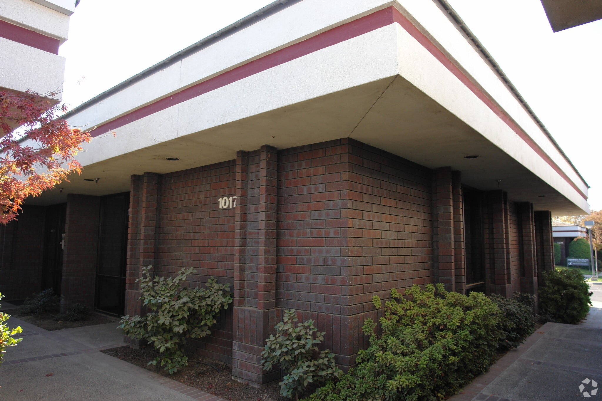 1017 N Demaree Rd, Visalia, CA for lease Primary Photo- Image 1 of 6