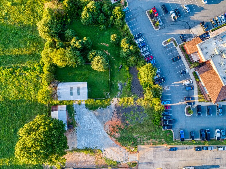 690 River Highway Unit #3, Mooresville, NC à vendre - Photo principale - Image 1 de 27