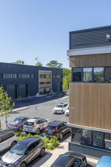 Flex in Vaires-sur-Marne for lease - Building Photo - Image 2 of 7