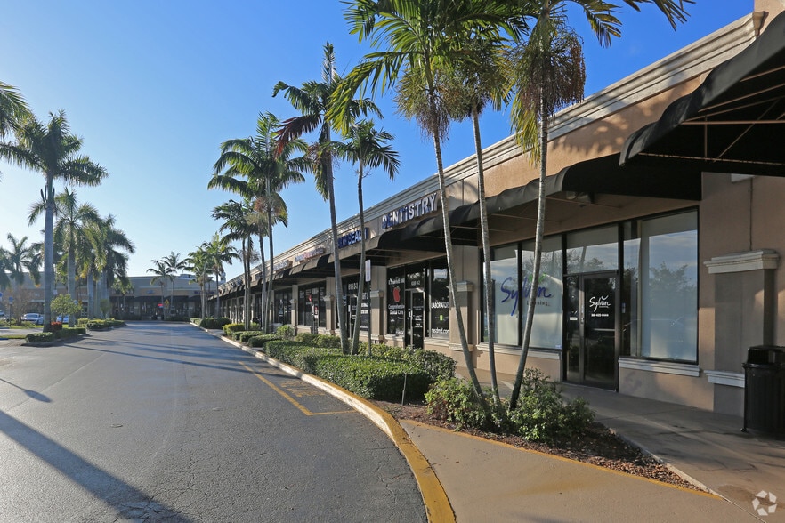 6169-6185 Jog Rd, Lake Worth, FL for lease - Building Photo - Image 2 of 16