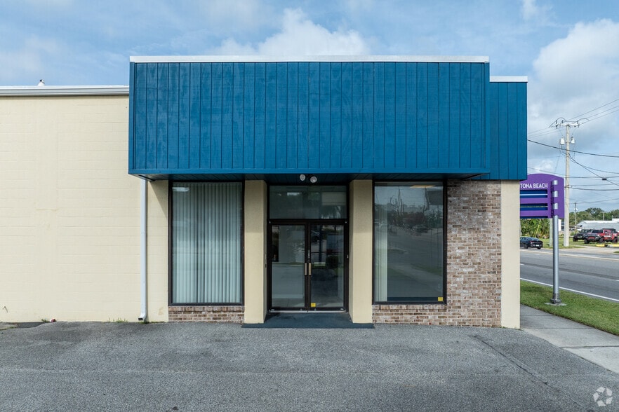 401 W International Speedway Blvd, Daytona Beach, FL for lease - Building Photo - Image 2 of 10