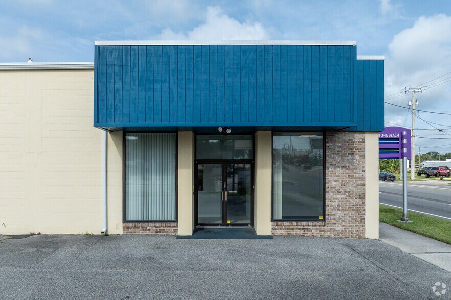 401 W International Speedway Blvd, Daytona Beach, FL à louer - Photo du bâtiment - Image 2 de 10