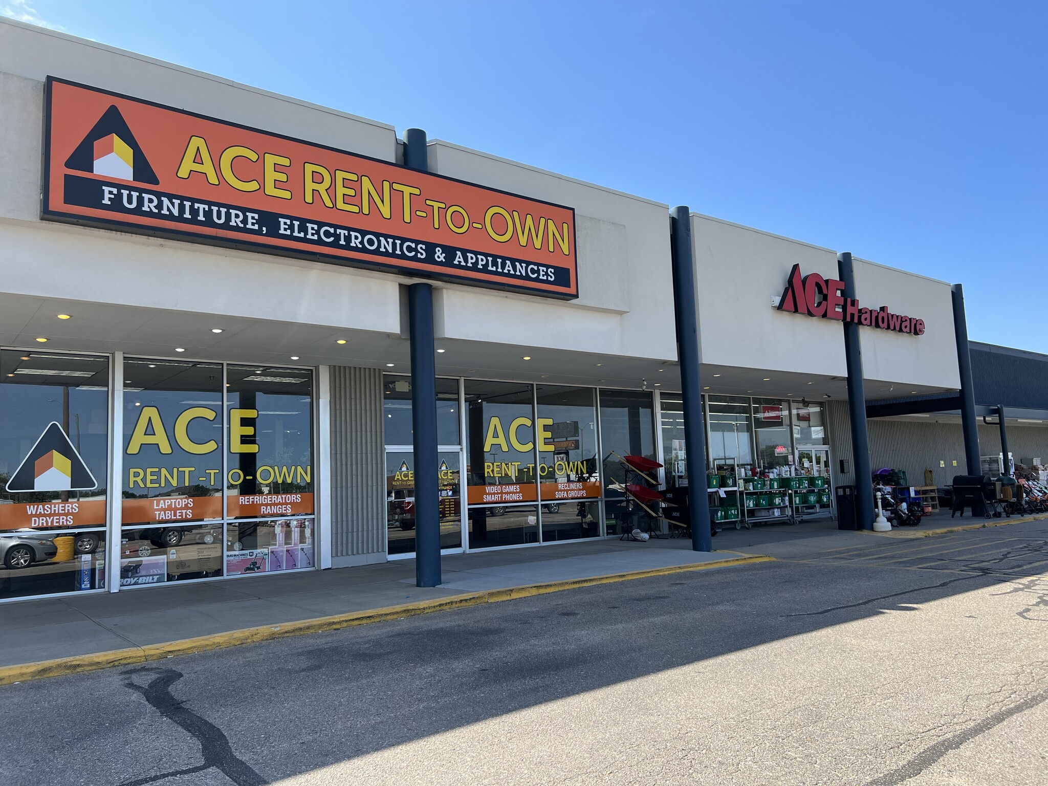 630 S Lincoln Ave, York, NE for lease Building Photo- Image 1 of 11