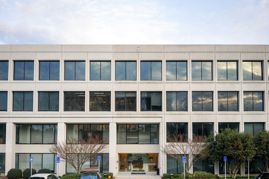 1745 Phoenix Blvd, Atlanta, GA à louer - Photo du bâtiment - Image 3 de 10
