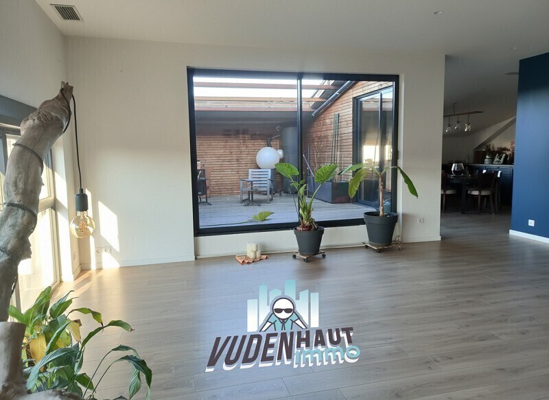Office in Toulouse for lease - Building Photo - Image 1 of 9