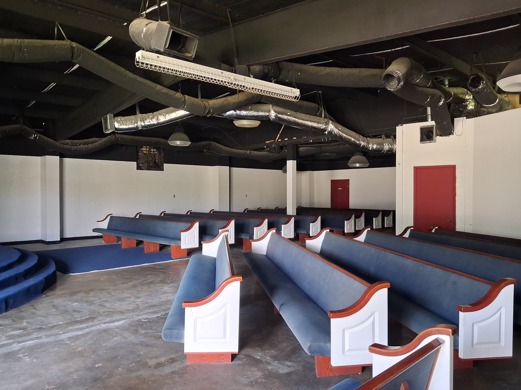 7040 State Highway 75 S, Huntsville, TX for sale Interior Photo- Image 1 of 7
