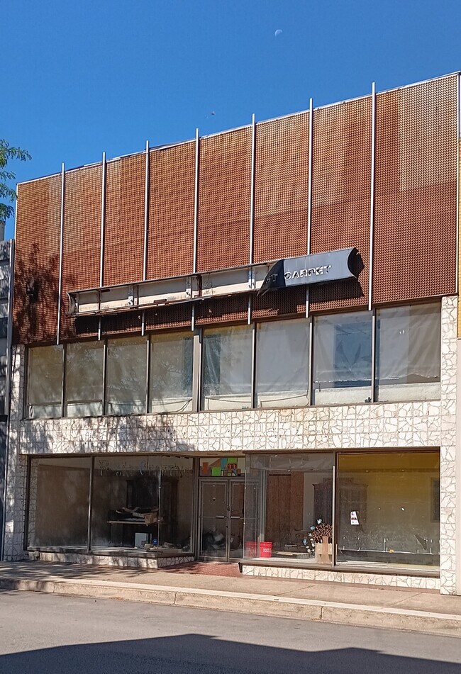 More details for 933 Fifth Ave, New Kensington, PA - Retail for Sale