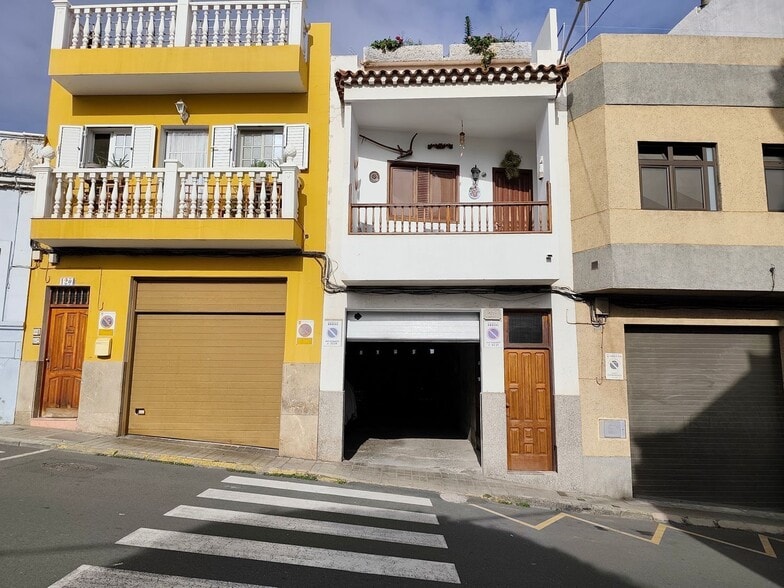 Calle Obispo Pildaín, 120, Arucas, Las Palmas for sale - Building Photo - Image 1 of 8