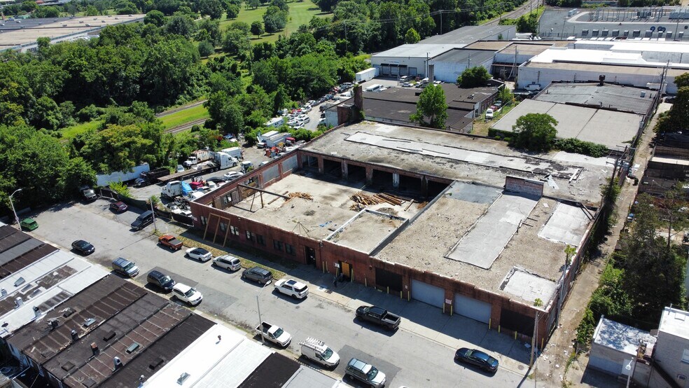 600 S Pulaski St, Baltimore, MD à vendre - Photo du bâtiment - Image 2 de 16