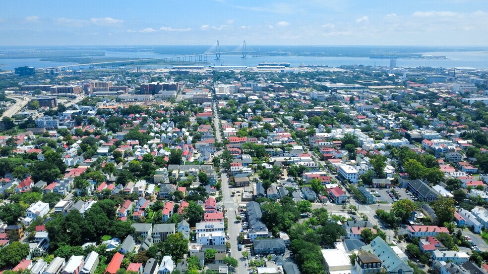 221 Rutledge Ave, Charleston, SC à vendre - Photo du bâtiment - Image 3 de 7