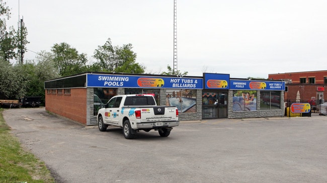 More details for 13045 Yonge St, Richmond Hill, ON - Retail for Sale