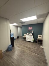 4905 W Laurel St, Tampa, FL for lease Interior Photo- Image 2 of 4