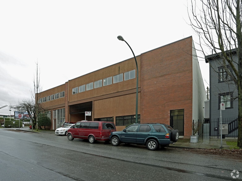 60 E 5th Ave, Vancouver, BC à louer - Photo du bâtiment - Image 2 de 20