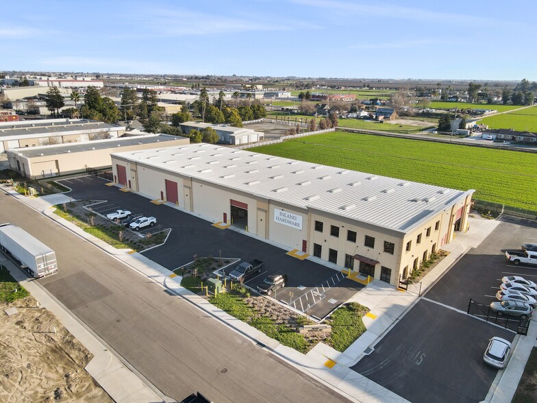 3280 Liberty Square Pky, Turlock, CA for lease - Building Photo - Image 2 of 19