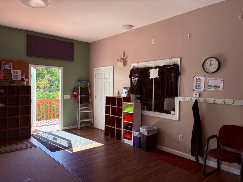 1 Taylor Hill Rd, Lewiston, ME à vendre - Photo du bâtiment - Image 3 de 16