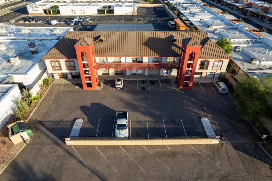 1830 W Colter St, Phoenix, AZ à vendre - Photo du bâtiment - Image 3 de 17