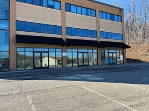 125 Warrendale Bayne Rd, Warrendale, PA for lease Building Photo- Image 2 of 6