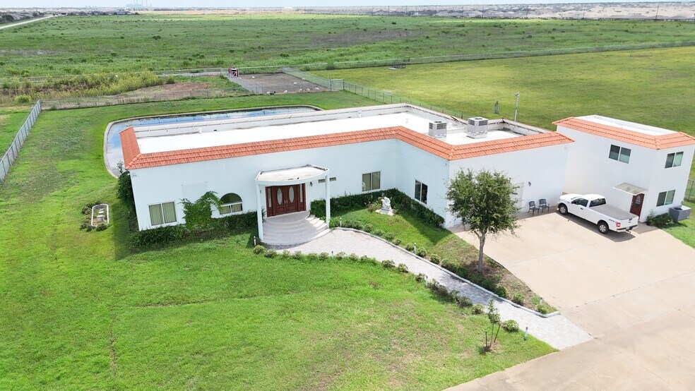6602 Rohan Rd, Richmond, TX à louer - Photo du bâtiment - Image 3 de 8