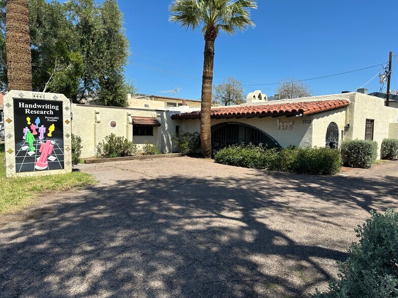 4445 N 24th St, Phoenix, AZ à vendre - Photo du bâtiment - Image 2 de 18