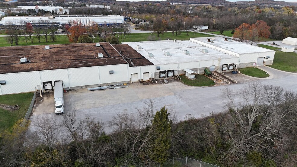 188 Earl Davis Dr, Russellville, KY à louer - Photo du bâtiment - Image 2 de 24