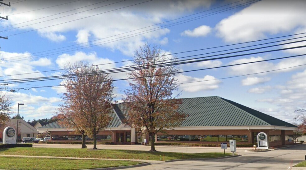 39425 Garfield Rd, Clinton Township, MI à louer - Photo du bâtiment - Image 2 de 2