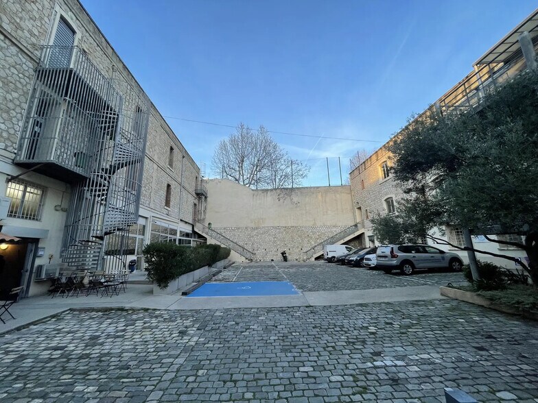 50 Rue Louis Grobet, Marseille à louer - Photo du bâtiment - Image 1 de 3