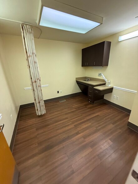 120 Madison Ave, Mount Holly, NJ for lease - Interior Photo - Image 3 of 12
