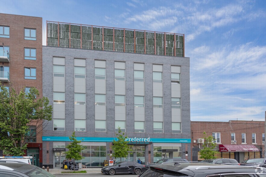 2357 60th St, Brooklyn, NY à vendre - Photo du bâtiment - Image 1 de 23