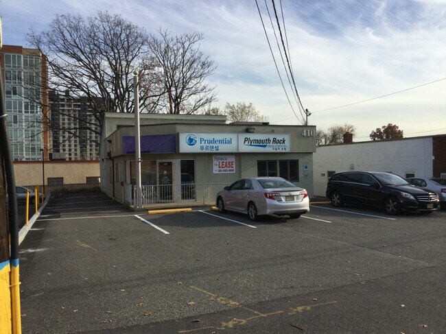 More details for 410 Bergen Blvd, Palisades Park, NJ - Retail for Lease