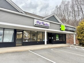 1100 Route 32, Montville, CT for lease Interior Photo- Image 2 of 8
